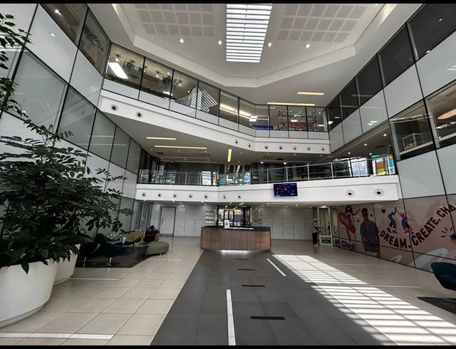 412M² OFFICE TO LET IN BRYANSTON